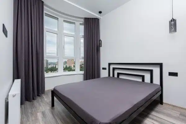 Guide pratique pour réduire efficacement les nuisances sonores dans votre appartement