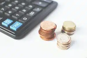 Rénover un bien immobilier avec un budget restreint : les meilleures astuces et solutions