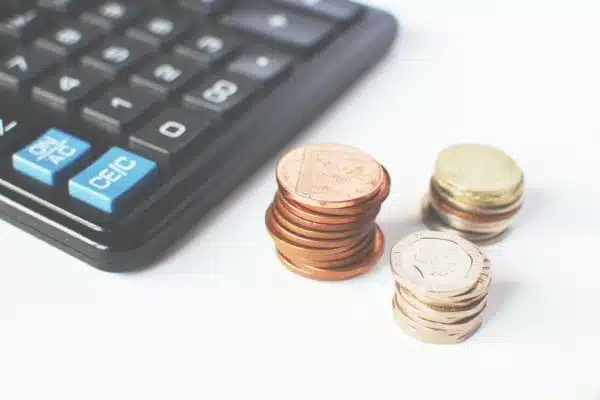 Rénover un bien immobilier avec un budget restreint : les meilleures astuces et solutions